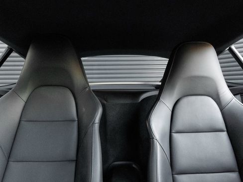 Used 2024 Porsche 718 Cayman image 15