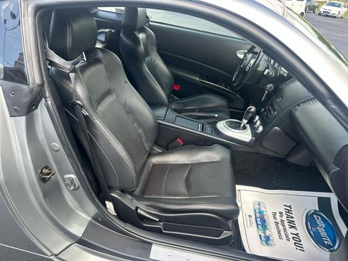 Used 2006 Nissan 350Z Touring RWD image 11