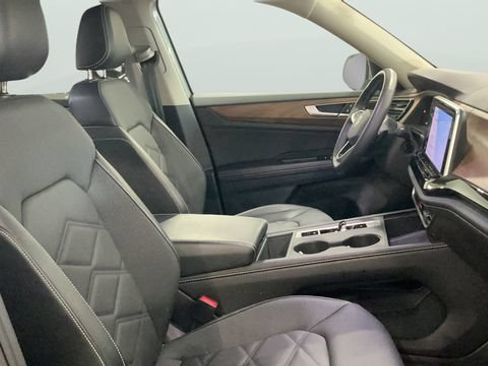 Certified 2024 Volkswagen Atlas SE AWD/4WD image 12
