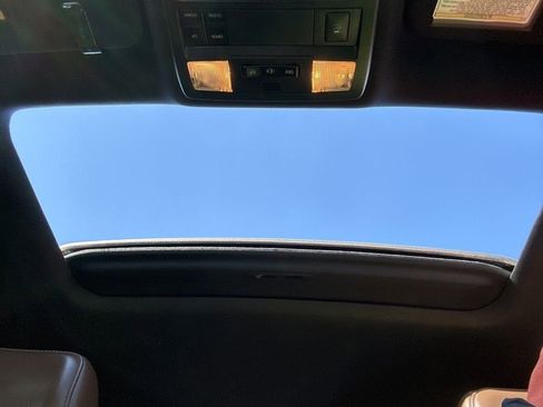 Used 2017 Toyota Tacoma Limited w/ Tow Package image 12