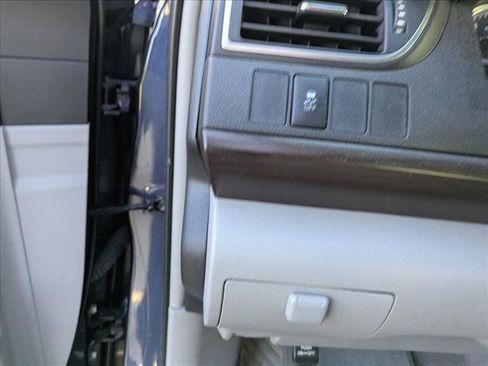 Used 2016 Toyota Camry XLE image 13