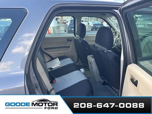 Used 2011 Ford Escape XLS w/ 101A Rapid Spec Order Code image 11