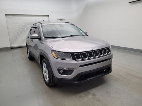 Used 2020 Jeep Compass Latitude FWD image 13