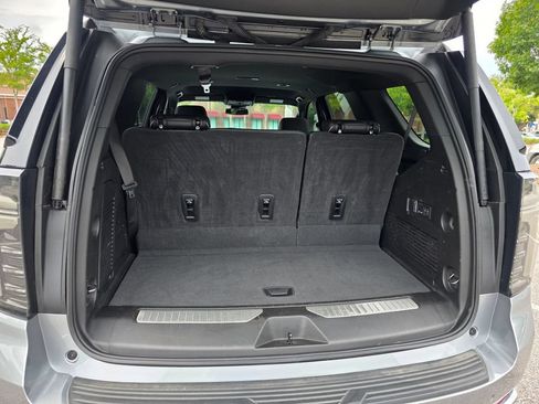 Used 2025 Chevrolet Tahoe Premier RWD image 33