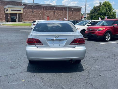Used 2005 Lexus ES 330 w/ DVD Navigation System Pkg FWD image 7