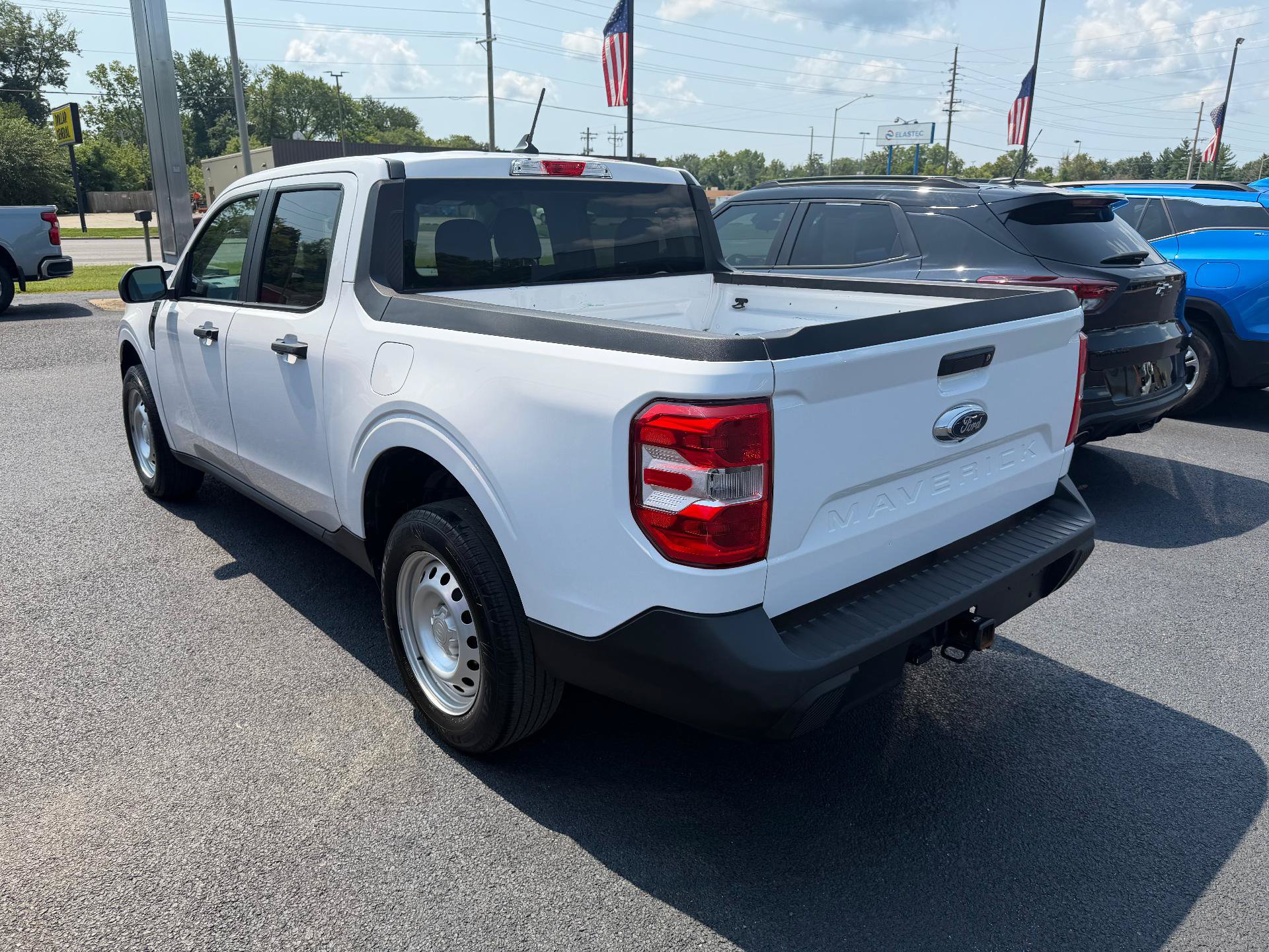 Used 2023 Ford Maverick XL FWD image 2