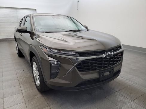 Used 2024 Chevrolet Trax LS FWD image 13