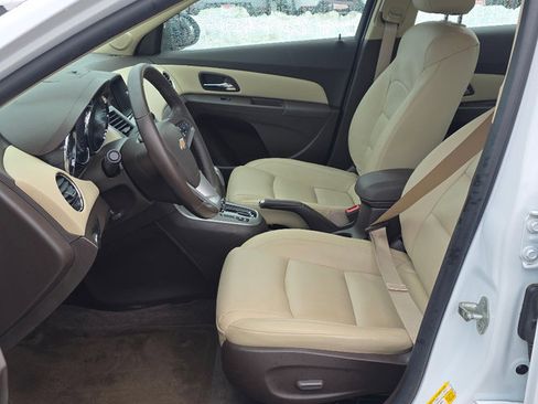 Certified 2014 Chevrolet Cruze Diesel w/ Enhanced Safety Package image 29