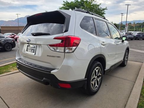Used 2021 Subaru Forester Premium w/ Popular Package #1 AWD/4WD image 5