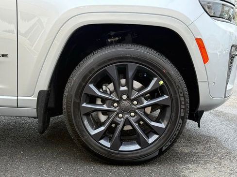 New 2026 Jeep Grand Cherokee Limited AWD/4WD image 19