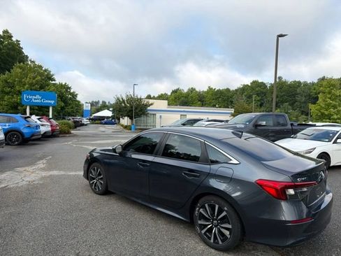 Used 2022 Honda Civic EX image 6