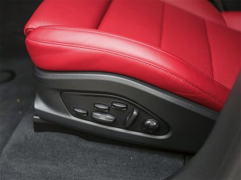 New 2025 Porsche Macan 4S Electric image 13