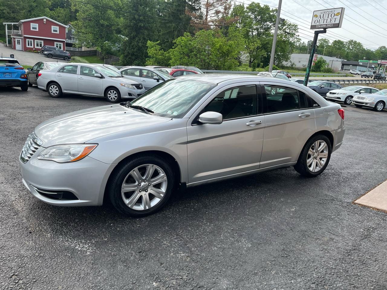Used 2012 Chrysler 200 Touring w/ Cold Weather Group FWD image 9