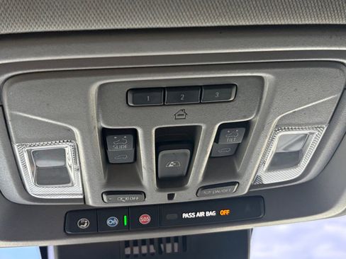 Used 2023 GMC Sierra 1500 SLT image 35