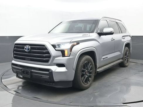 Used 2024 Toyota Sequoia SR5 w/ SR5 Premium Package RWD image 8