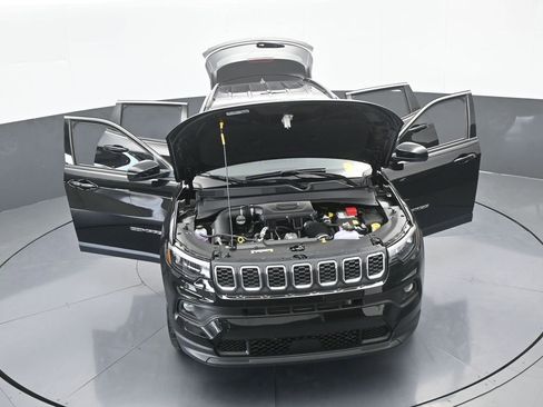 Used 2026 Jeep Compass Latitude AWD/4WD image 65