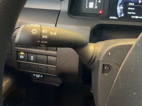 Used 2025 Toyota Tacoma SR RWD image 29