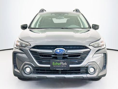 Used 2025 Subaru Outback Premium AWD/4WD image 2