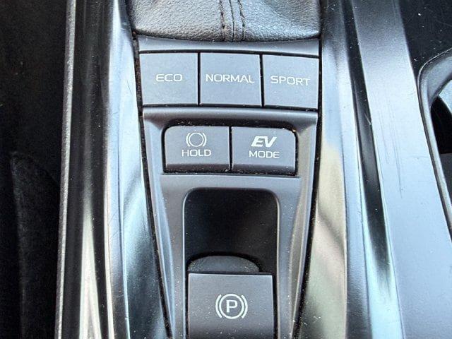 Used 2025 Toyota Camry LE FWD image 21