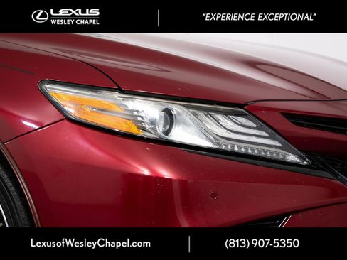 Used 2018 Toyota Camry XSE FWD image 3