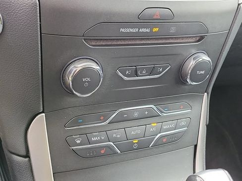 Used 2016 Ford Edge SEL w/ Equipment Group 201A AWD/4WD image 18