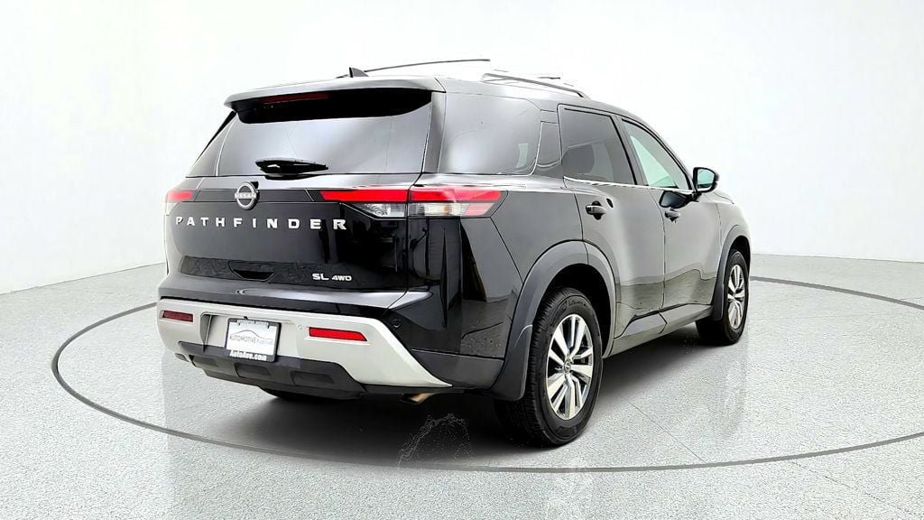 Used 2025 Nissan Pathfinder SL AWD/4WD image 5