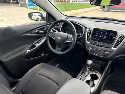 Used 2025 Chevrolet Malibu RS FWD image 22