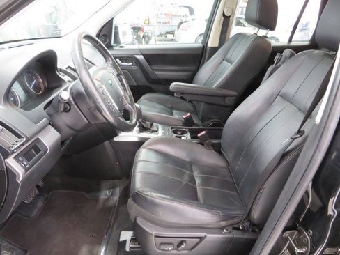 Used 2015 Land Rover LR2 AWD/4WD image 14