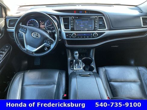 Used 2018 Toyota Highlander XLE AWD/4WD image 41