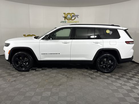New 2026 Jeep Grand Cherokee L Limited w/ Limited Altitude Package AWD/4WD image 5