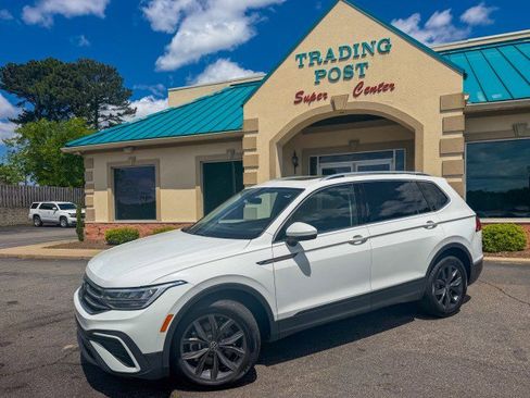 Used 2022 Volkswagen Tiguan SE FWD image 24
