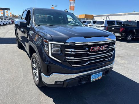 Used 2025 GMC Sierra 1500 SLT AWD/4WD image 6