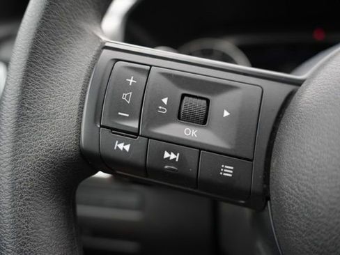 Used 2024 Nissan Rogue S image 12