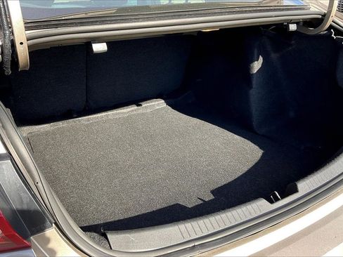 Used 2022 Chevrolet Malibu LT image 12