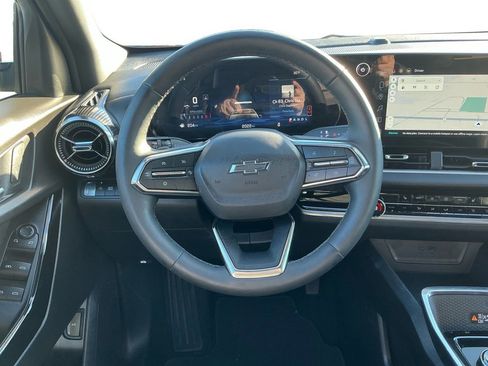 Used 2026 Chevrolet Equinox LT w/ Convenience Package II image 18