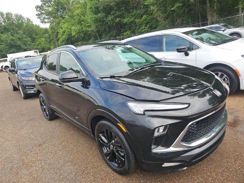 Used 2025 Buick Encore GX Sport Touring FWD image 3