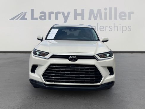 Used 2024 Toyota Grand Highlander XLE AWD/4WD image 8