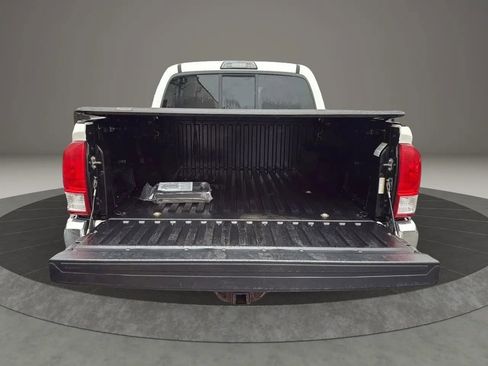 Used 2017 Toyota Tacoma SR5 image 27