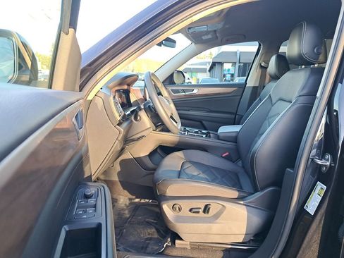 Used 2024 Volkswagen Atlas SE image 22
