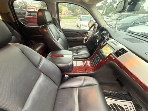 Used 2009 Cadillac Escalade AWD image 10