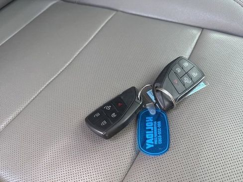 Used 2023 Chevrolet Silverado 1500 LTZ w/ LTZ Convenience Package II image 9