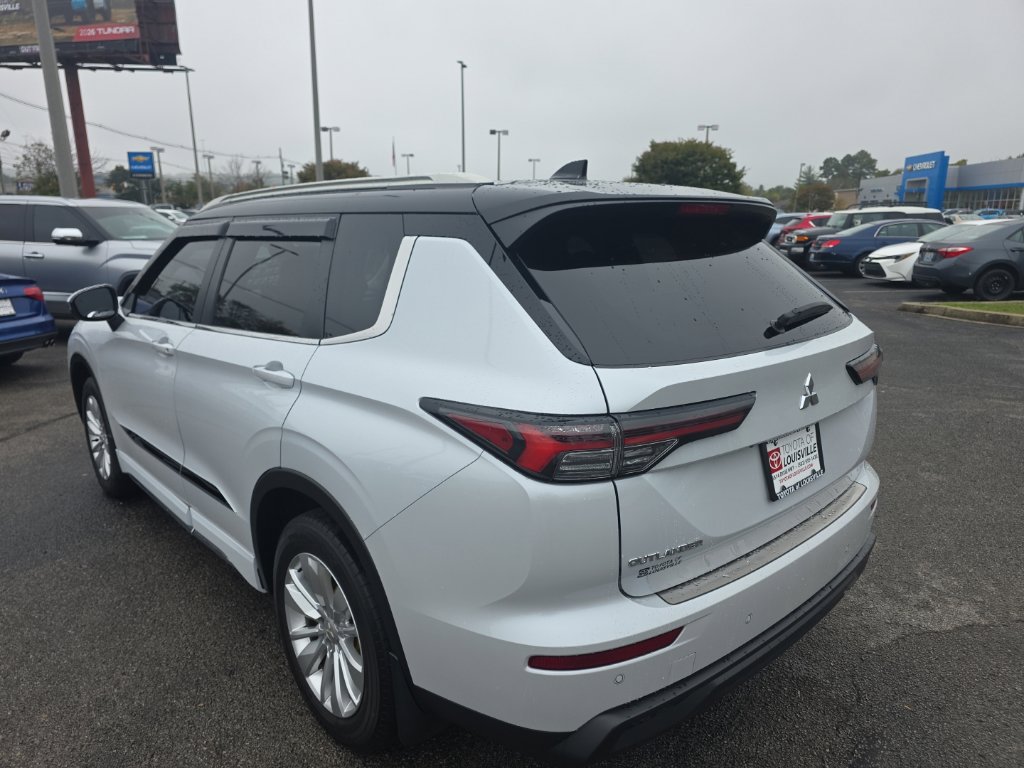 Used 2025 Mitsubishi Outlander ES AWD/4WD image 6