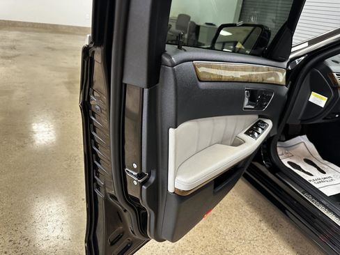 Used 2011 Mercedes-Benz E 350 4MATIC Sedan image 45