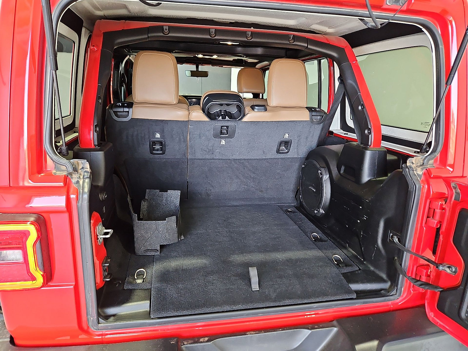 Used 2021 Jeep Wrangler Unlimited Sahara AWD/4WD image 12