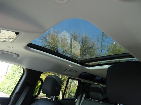 New 2026 Land Rover Defender 110 S image 5