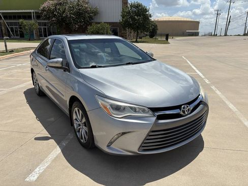 Used 2017 Toyota Camry XLE FWD image 8