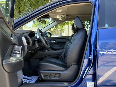 Used 2023 Nissan Rogue SL AWD/4WD image 9