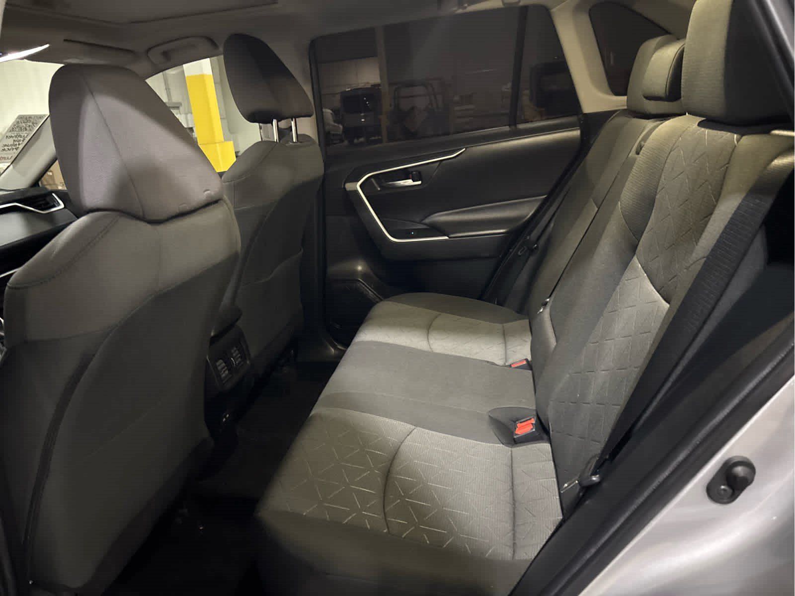 Used 2022 Toyota RAV4 XLE w/ Convenience Package AWD/4WD image 8