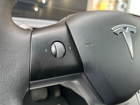 Used 2021 Tesla Model 3 Long Range image 26