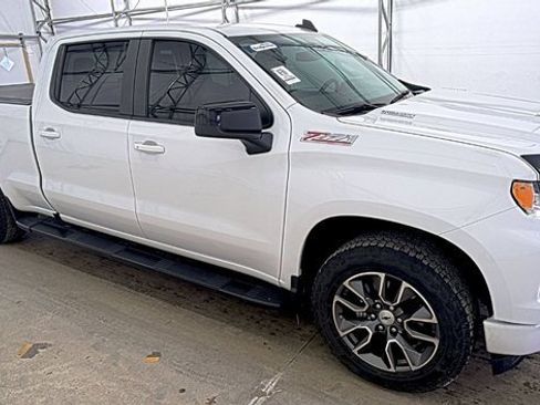 Used 2022 Chevrolet Silverado 1500 RST image 3